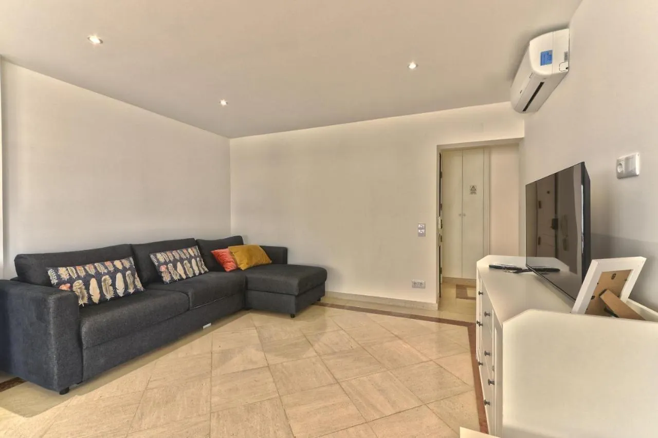 New Luxury Apartment In Quarteira