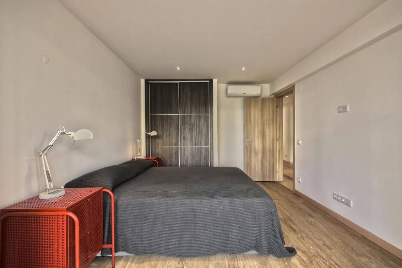 New Luxury Apartment In 쿼테이라